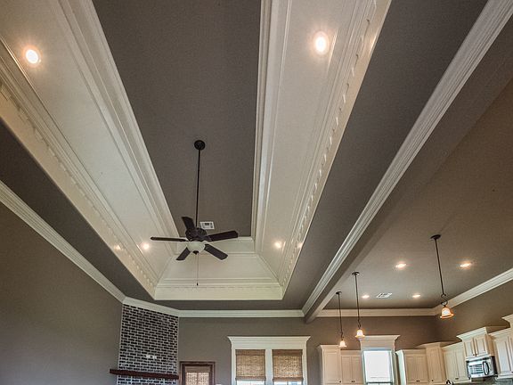 4th image of 1006 Grand Ln