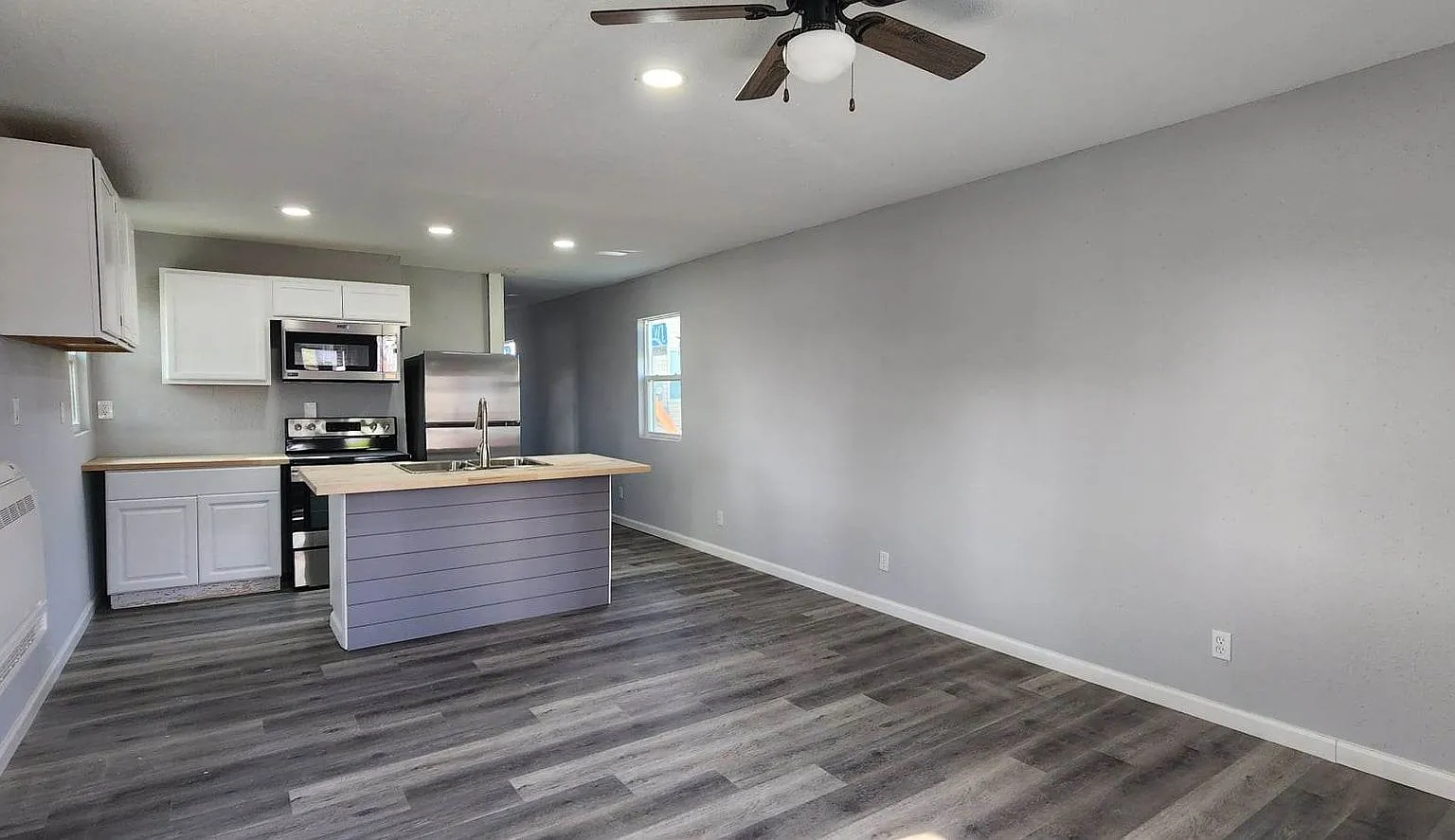 Spacious unit for rent! — Photo 3