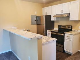 Summit Hill Apartments