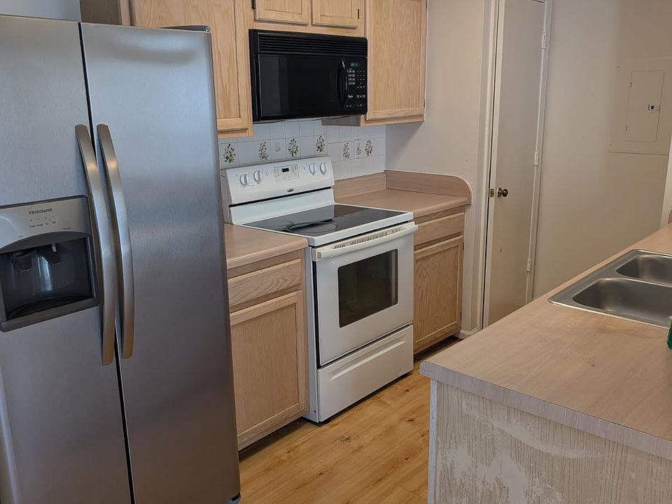 1st image of 1652 Lucia Ct