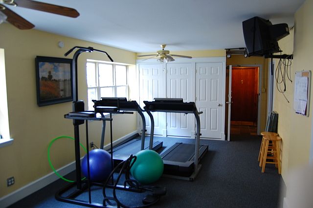 2nd image of 431 S Euclid Ave #5B