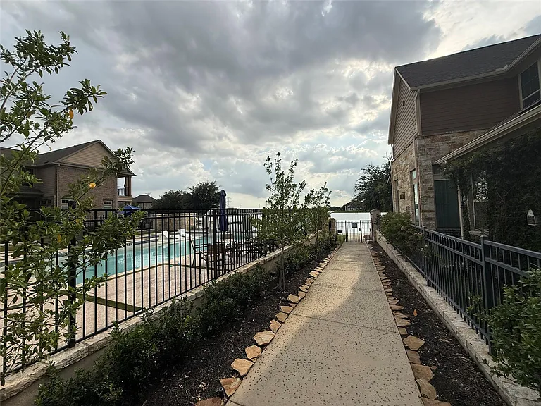 18225 Crystal Knoll Dr — Photo 13