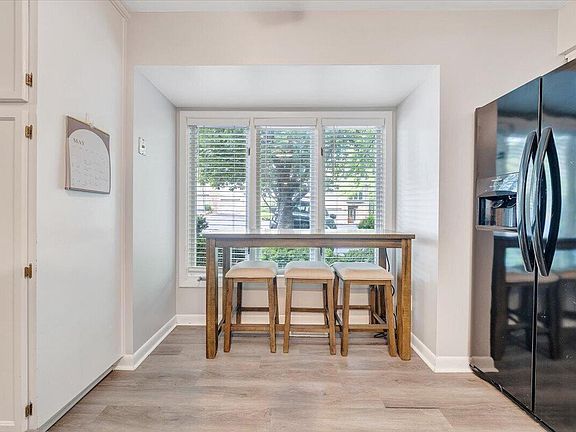 5th image of 3437 Londonderry Ct
