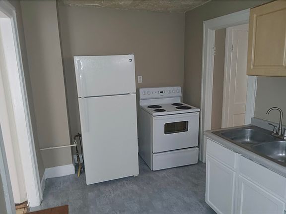 2nd image of 2122 Spann Ave