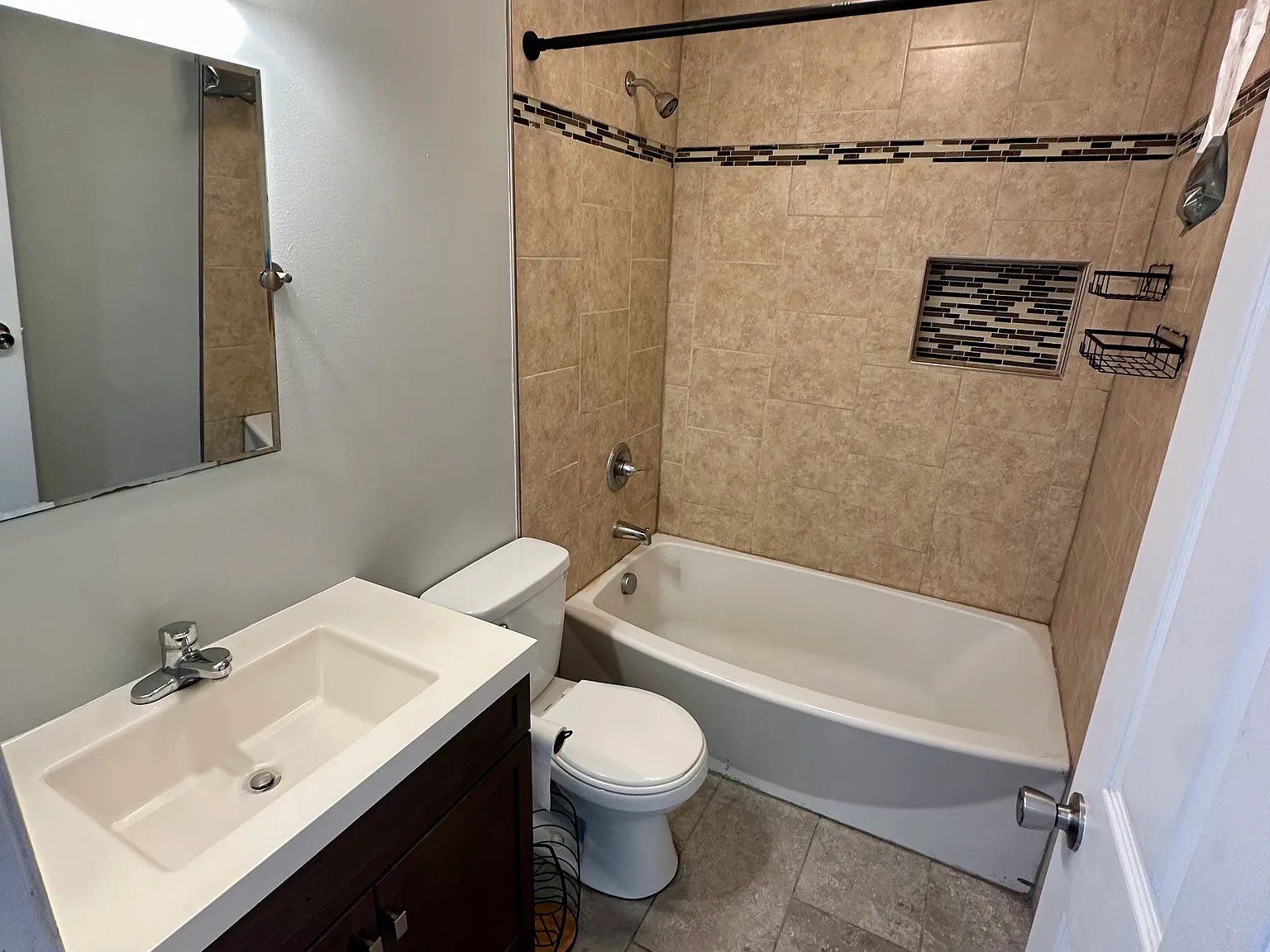 2 bed, 850 sqft, $1,150 — Photo 3