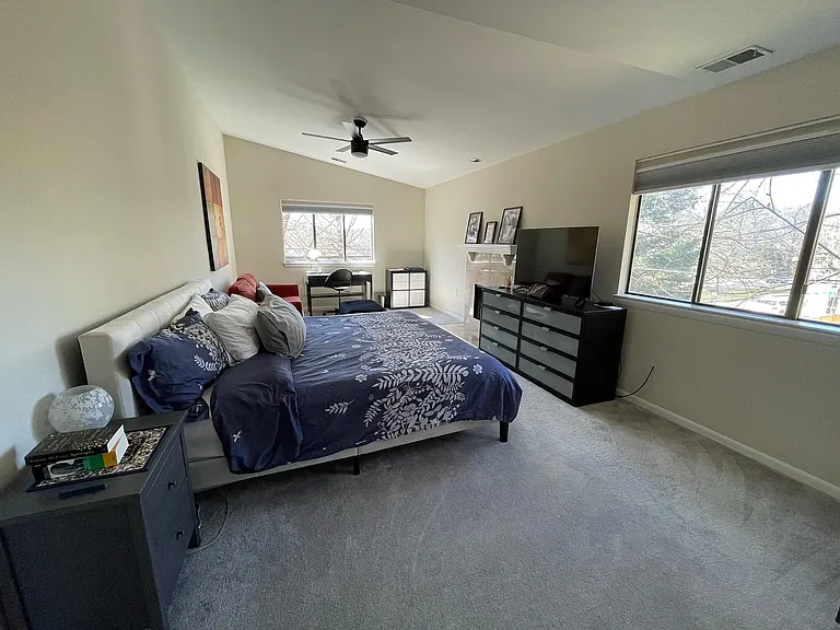 5201 Macarthur Ter NW — Photo 10