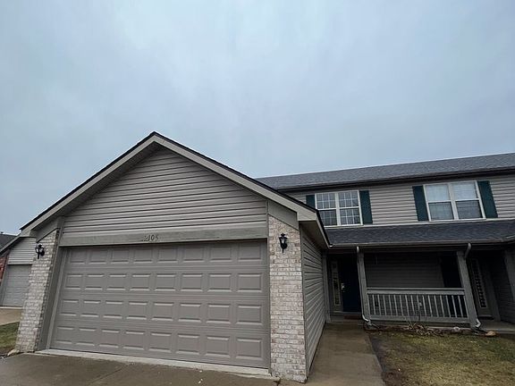 2nd image of 2105 Fincastle Way