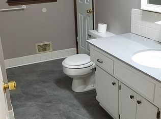 11132 Spring Valley Rd, Kansas City, MO 64134