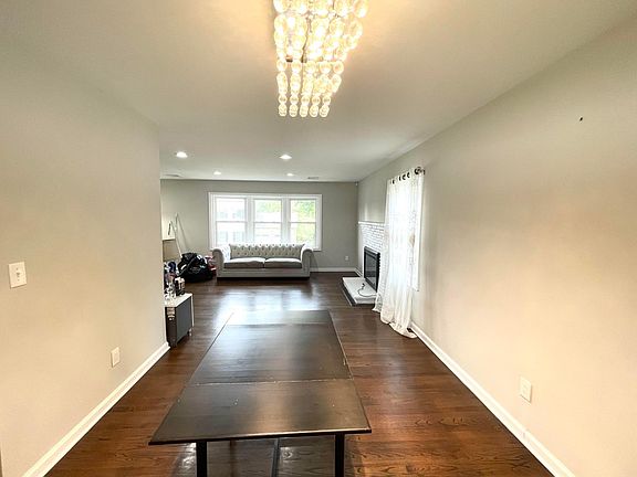 4th image of 25 Hegeman Ave