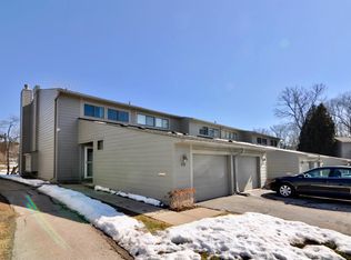678 Peninsula Ct, Ann Arbor, MI
