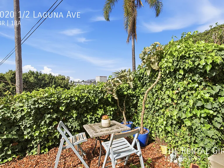 1020 1/2 Laguna Ave — Photo 14