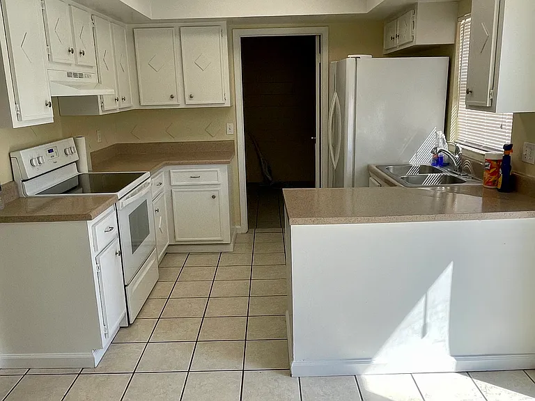 12068 Club Woods Dr — Photo 5