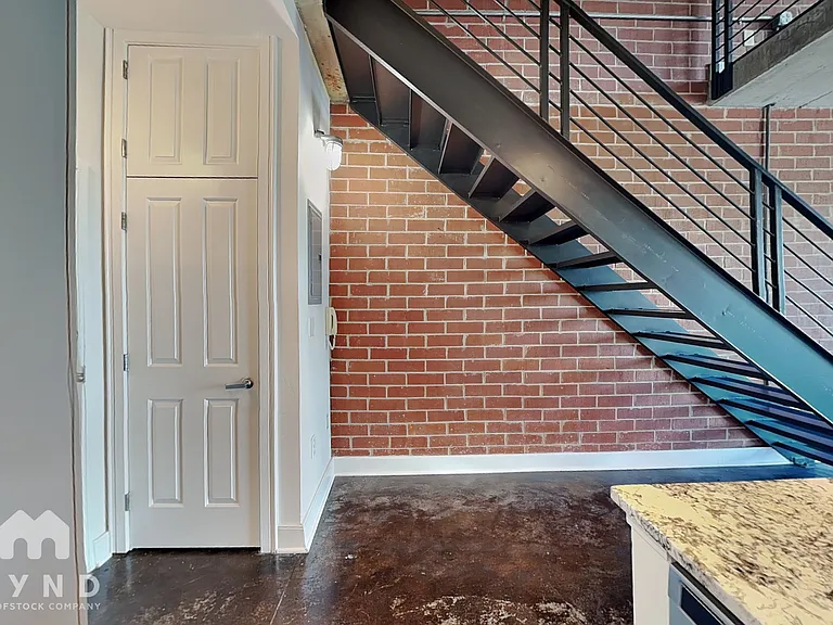 710 W Trade St #518 — Photo 5
