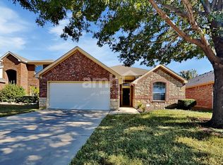 9012 Yellow Cedar Trl, Fort Worth, TX 76244
