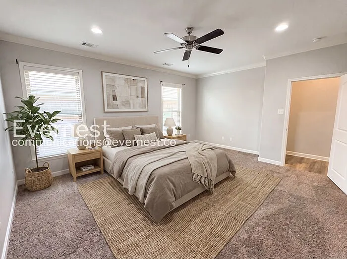 3 bed, 2.0 bath, 1921 sqft, $2,330 — Photo 3