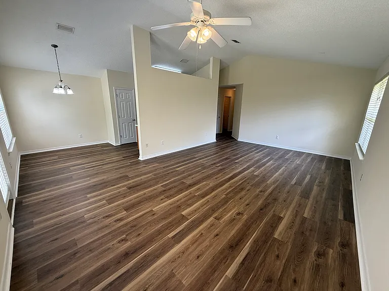 104 Kemper Ln — Photo 3