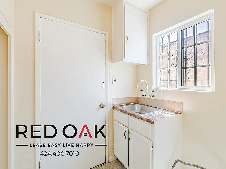 1222 3/4 W 109th Pl #1222-3/4 — Photo 2
