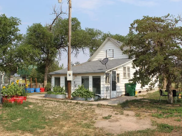 208 Cheyenne Ave, Grover, CO 80729