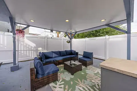 5 bed, 2000 sqft, $6,500 — Photo 2