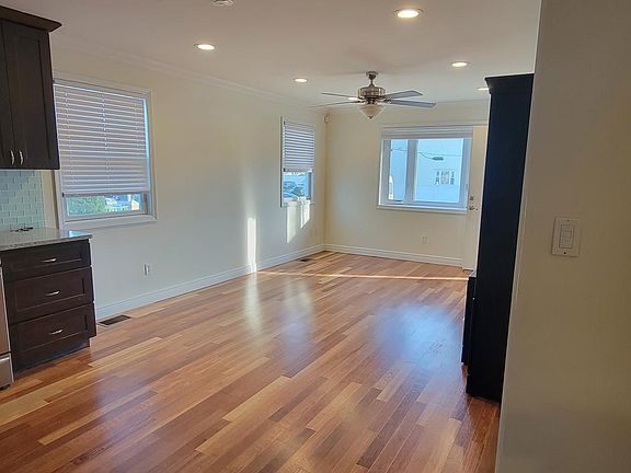 2nd image of 21615 64th Ave #1ST