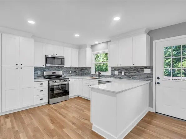 5712 Nall Ave, Roeland Park, KS 66202