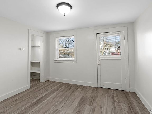2nd image of 930 S Lincoln St #12