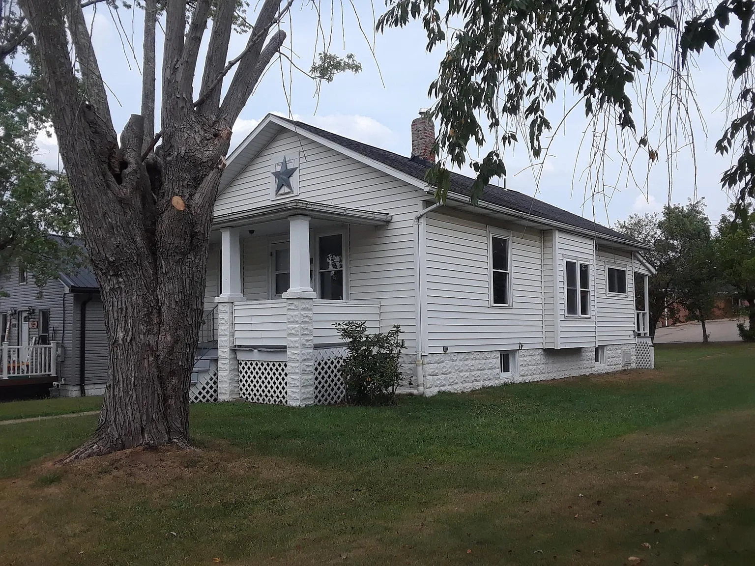 2 bed, 823 sqft, $1,195 — Photo 2