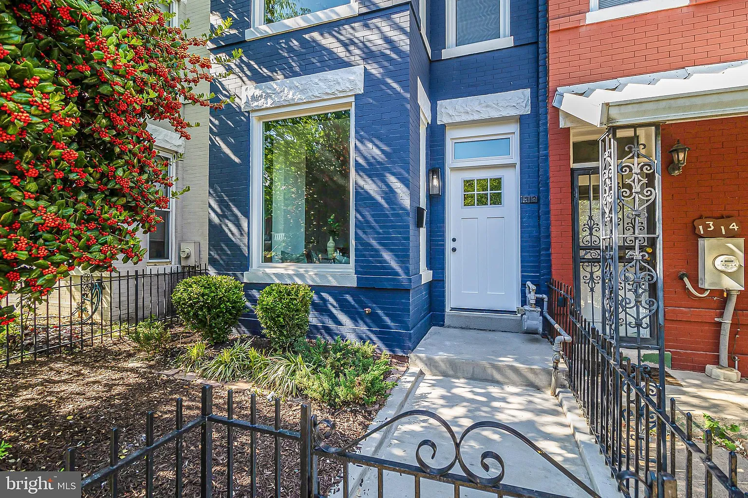 1312 E St NE photo 1