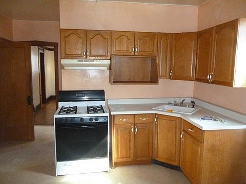 4th image of 1834 S 55th Ct