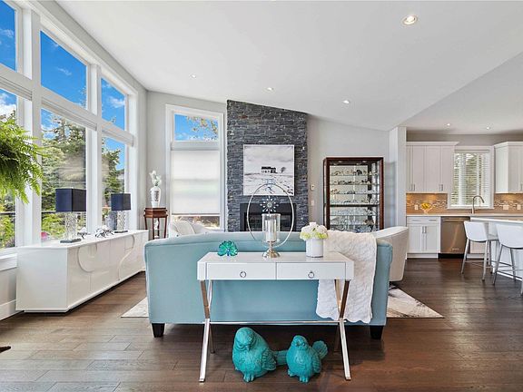 4th image of 708 Demel Pl