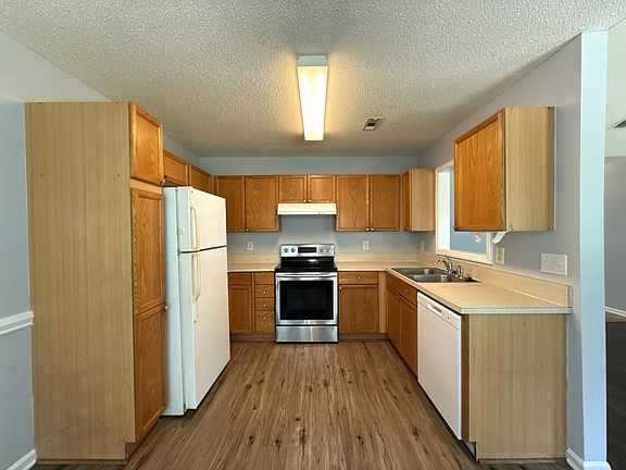 5th image of 3025 Longspur Dr