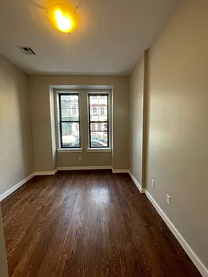 Rented by Greenrock Management | media 12