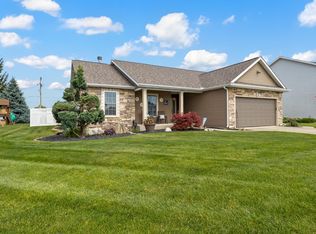 4057 Stonegate Dr, Mishawaka, IN 46544