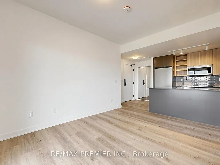 2075 Lakeshore Rd #2001 — Photo 9