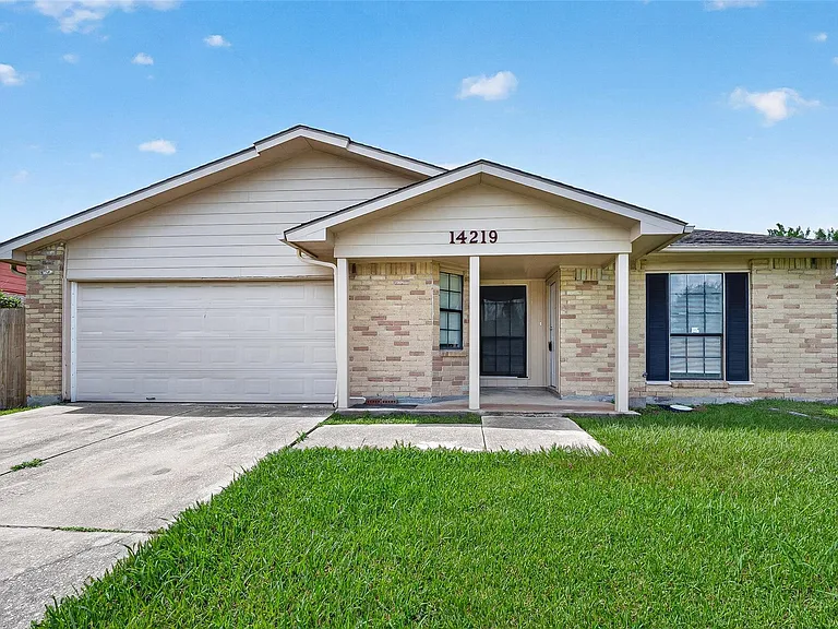 14219 Dartwood Dr — Photo 1