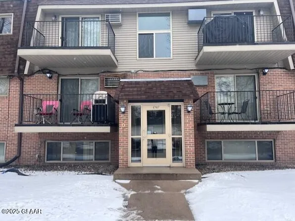 1707 21st Ave S APT 319, Grand Forks, ND 58201