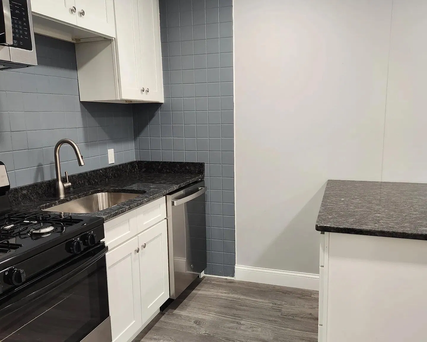 2 bed, 1.0 bath, 1000 sqft, $1,945 — Photo 1