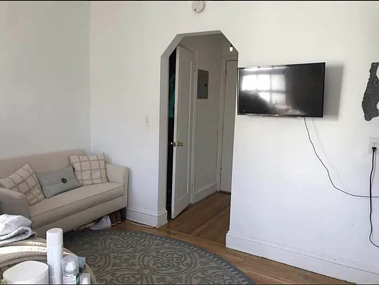 Rented by Array Property Group LLC  | media 6