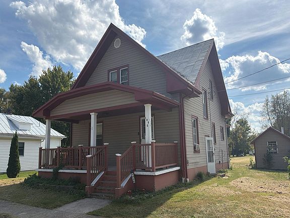 2nd image of 105 E Walnut St
