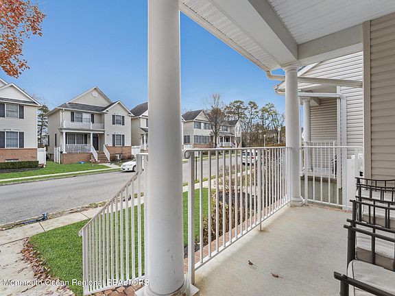 3rd image of 10 Ponderosa Dr