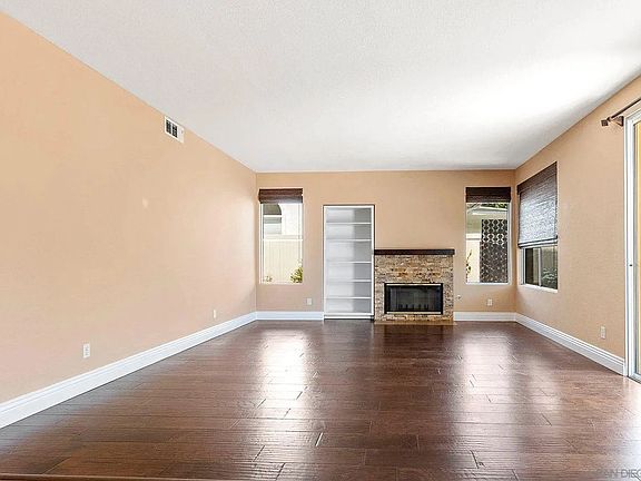 3rd image of 759 Plaza Miroda