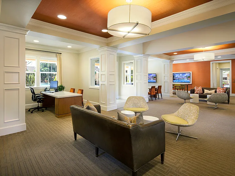 Las Palmas Apartment Homes — Photo 20
