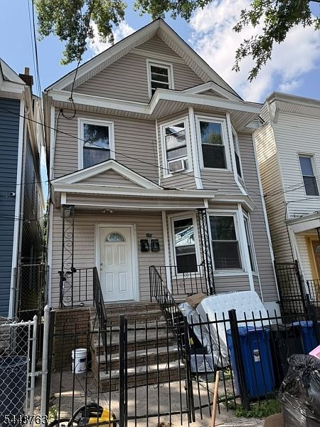 1st image of 576 13Th Ave