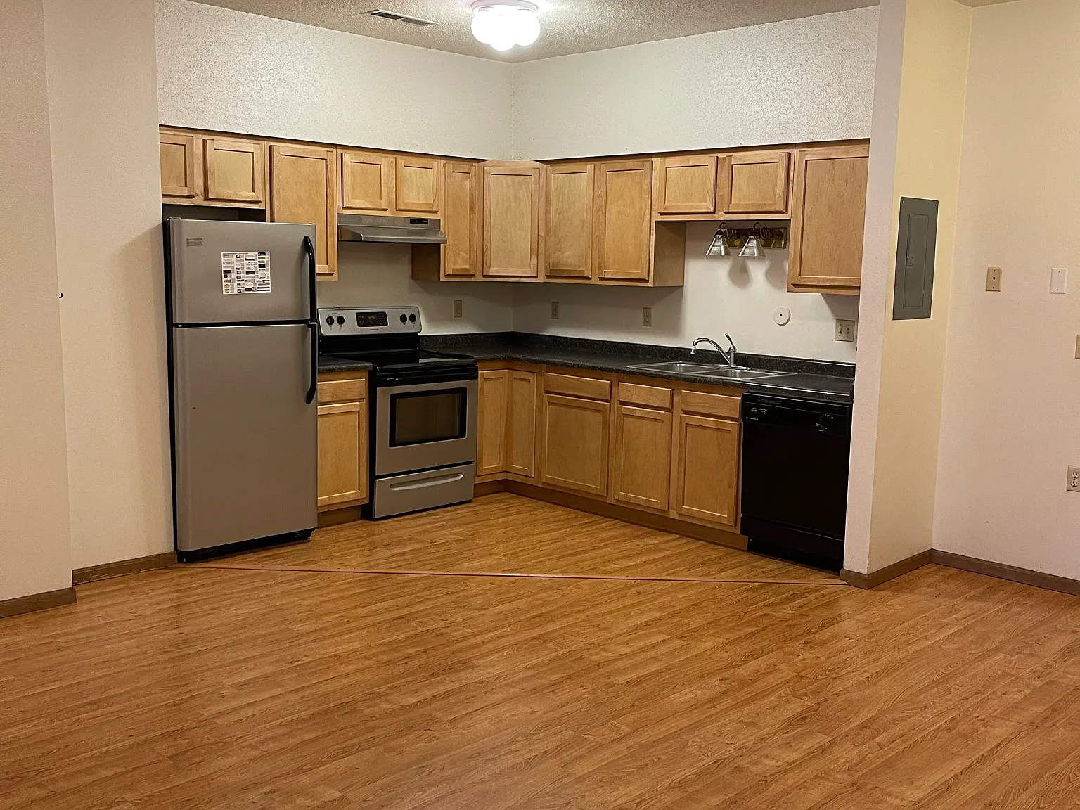 4 bed, $2,610 — Photo 3
