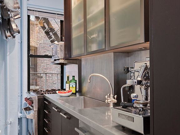 3rd image of 467 Central Park W APT 4F