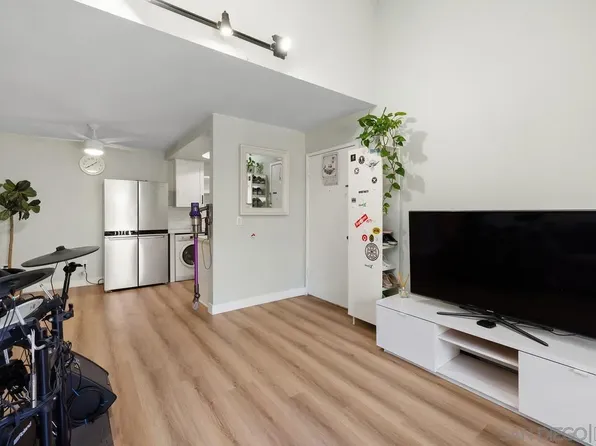 10284 Black Mountain Rd APT 200, San Diego, CA 92126