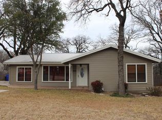 909 N Stewart St, Azle, TX 76020