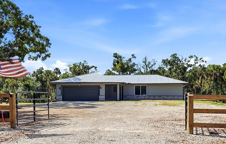 5361 Myakka Valley Trl — Photo 1