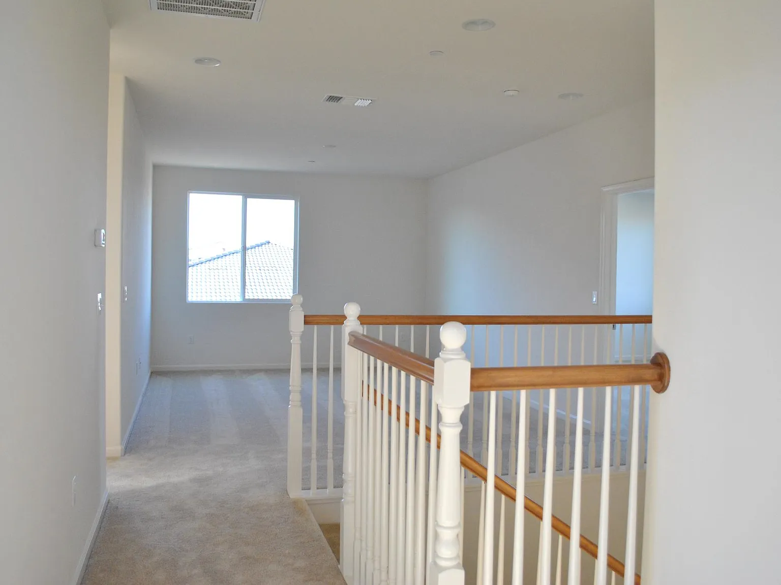 5 bed, 3030 sqft, $5,400 — Photo 4