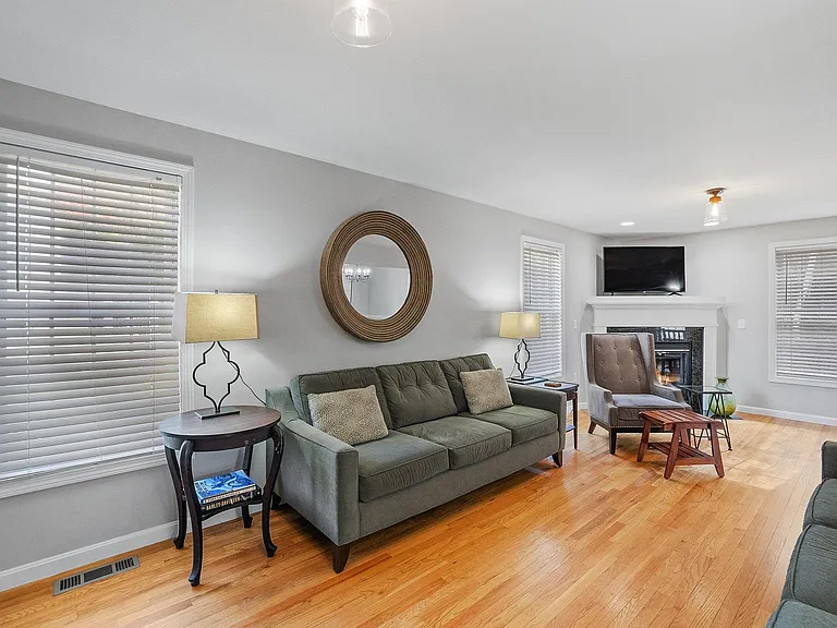 131 Forest Hill Way — Photo 23